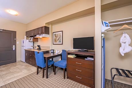 Efficiency Queen Non Smoking