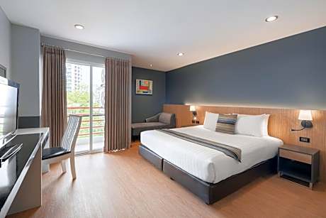 One-Bedroom Studio