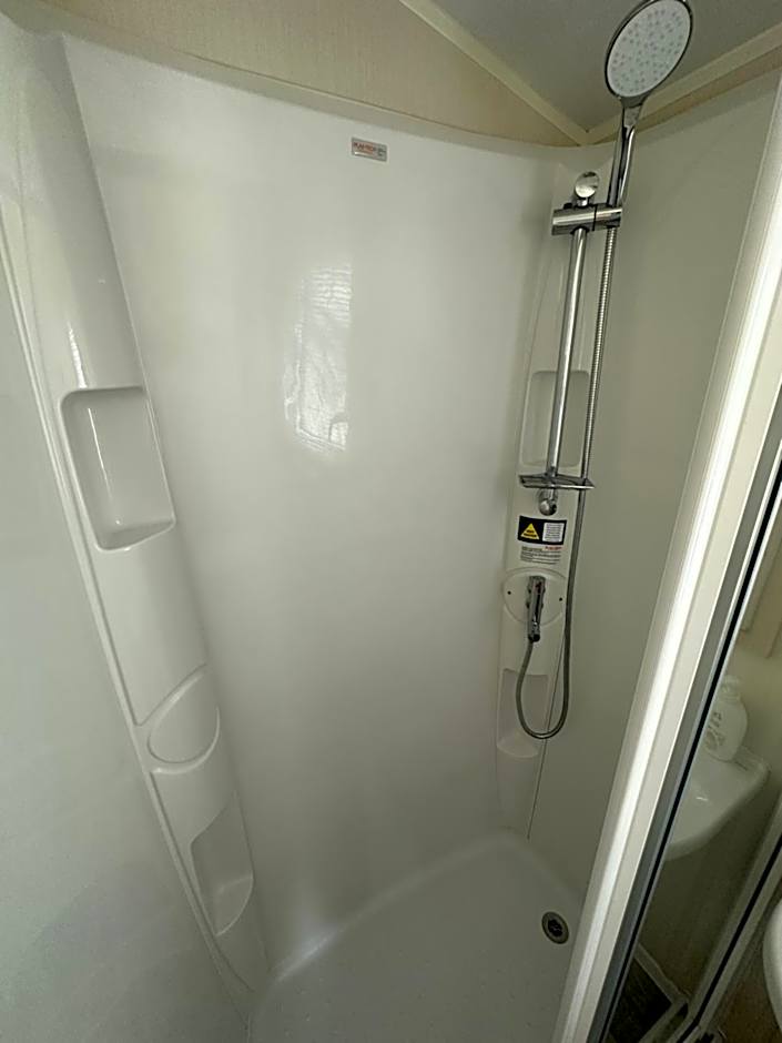 Sunnymede E11 Keyshare Holiday lets 8 Berth