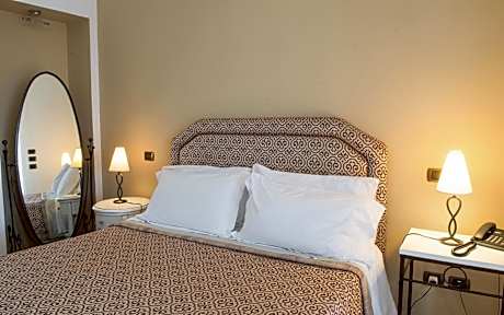 Classic Double Room with Partial Sea View