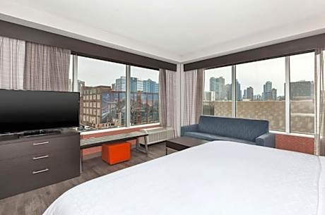 King Suite with City View