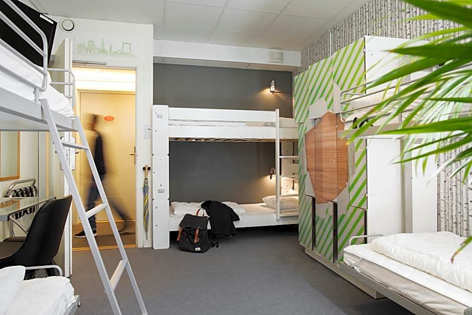 Slottsskogens Hostel