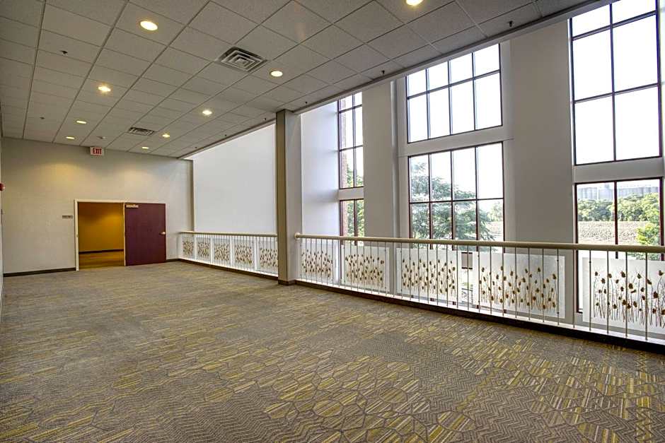 SpringHill Suites by Marriott Lawrence Downtown