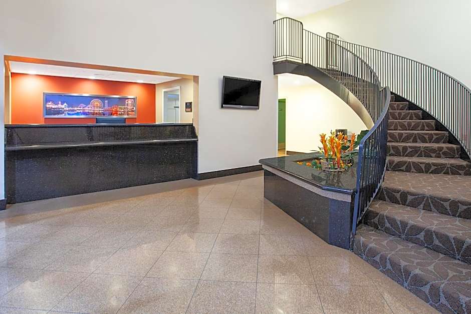 Travelodge Inn & Suites by Wyndham Anaheim on Disneyland Dr