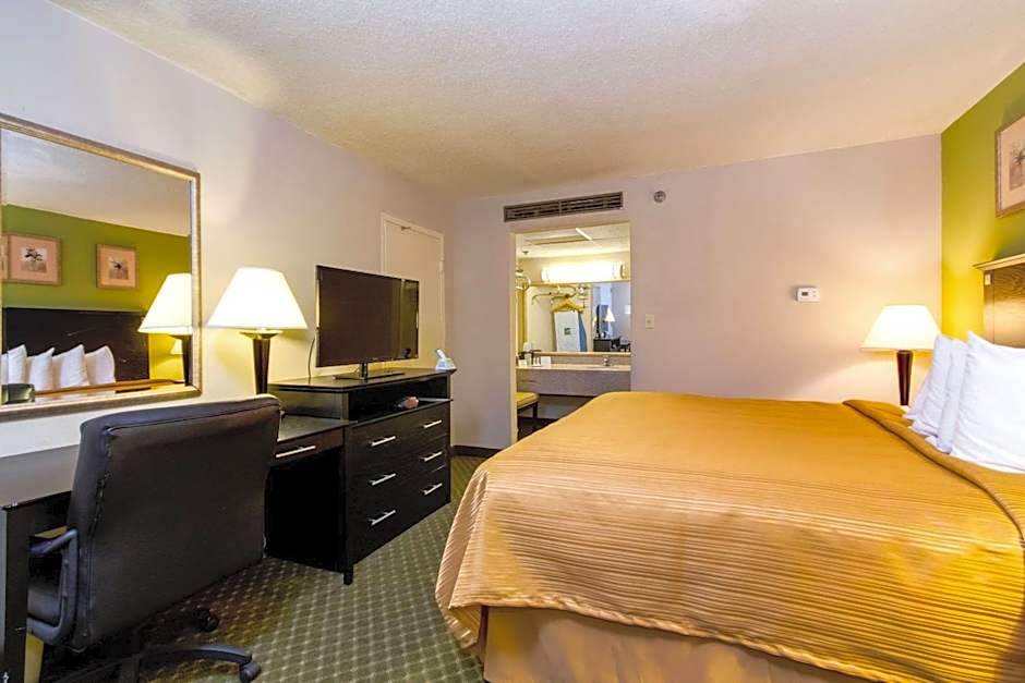 Quality Inn & Suites Moline