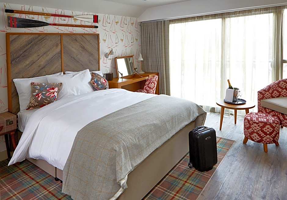 The Boathouse Inn & Riverside Rooms