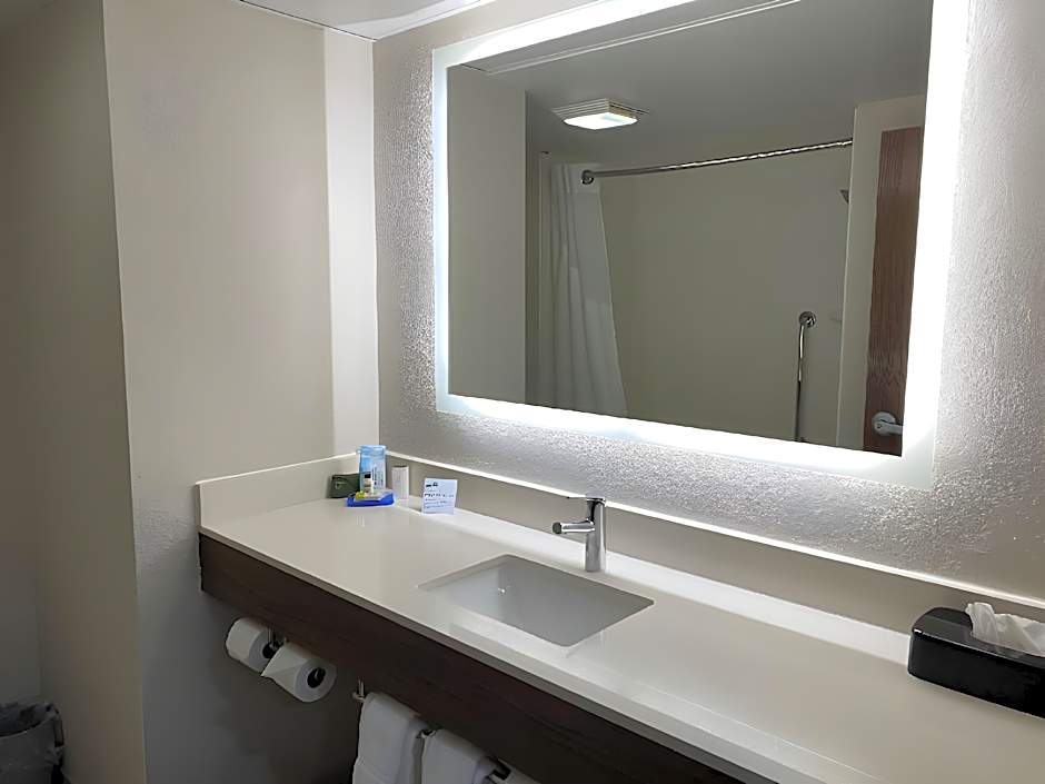 Holiday Inn Express Hotel & Suites Dayton-Huber Heights By IHG
