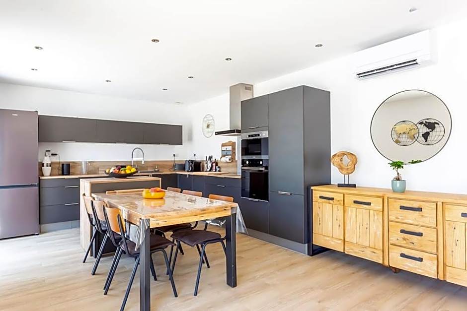 Chez Julien - Superbe maison rénovée avec piscine chauffée