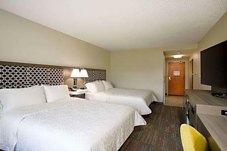 Room with Two Queen Beds - Non-Smoking