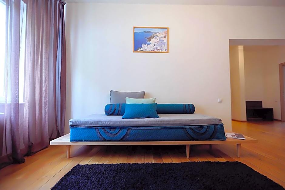 Living In Aparthotel