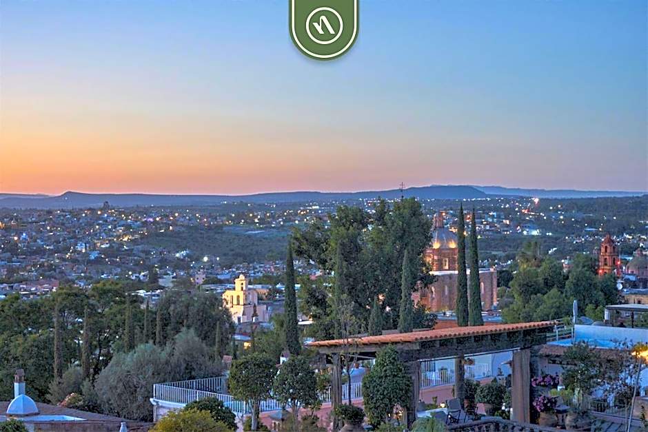 Amazing House in City Center - Rooftop - Skyline