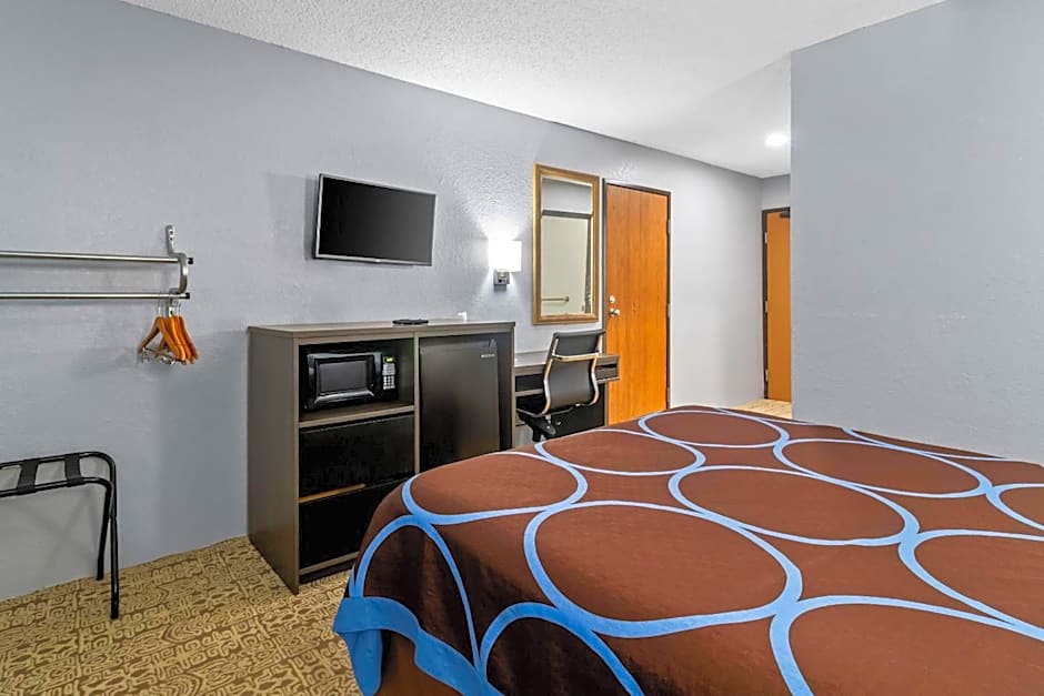 Rodeway Inn Delmont