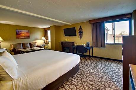 Suite with Hot Tub
