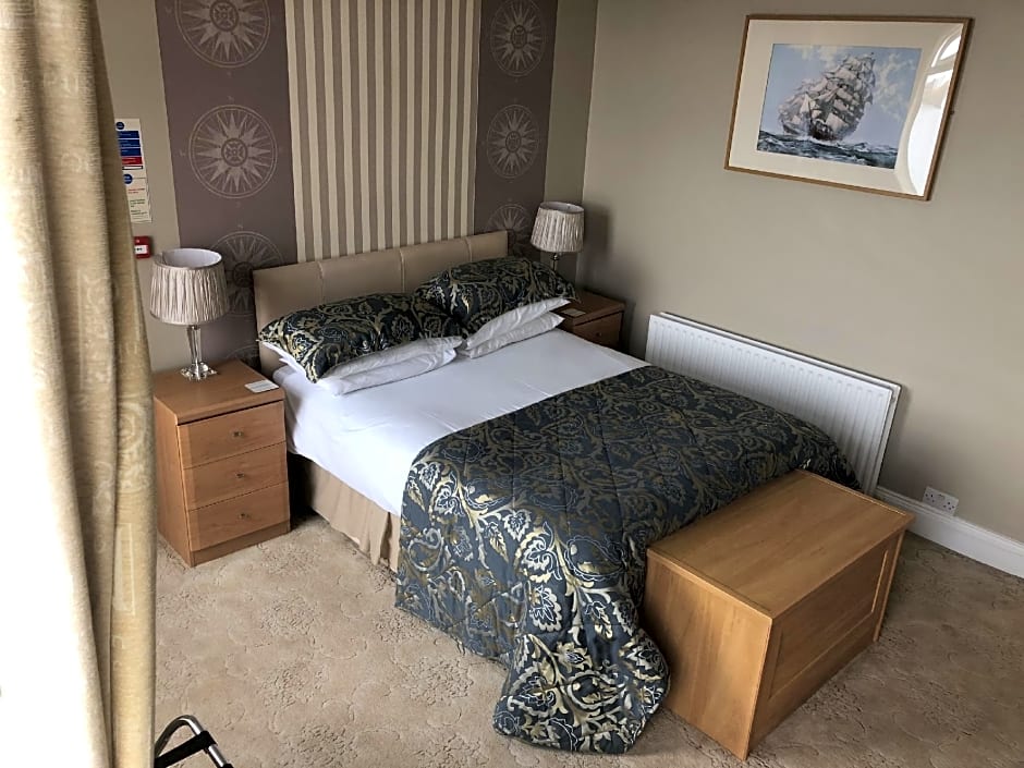 Photo 1 of 3 of Double room-Superior-Ensuite with Bath-Sea View-Drake