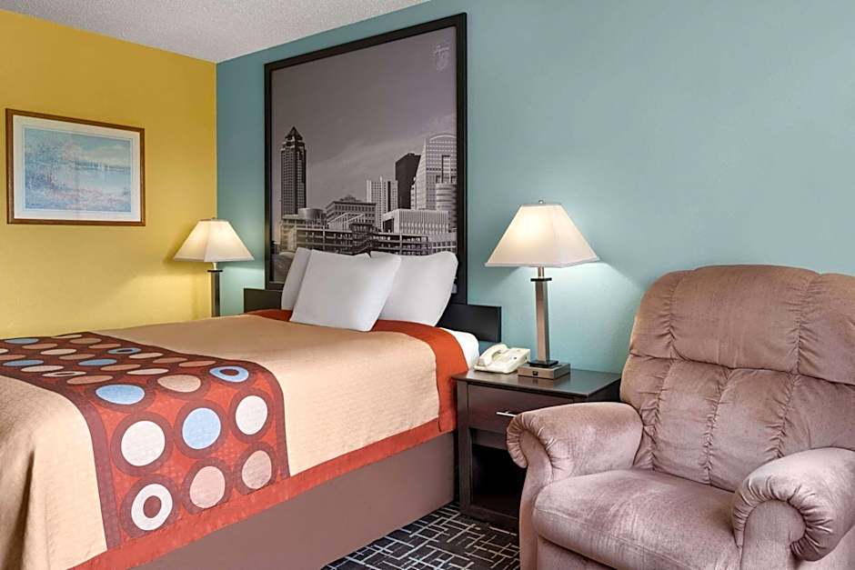 Super 8 by Wyndham Dyersville