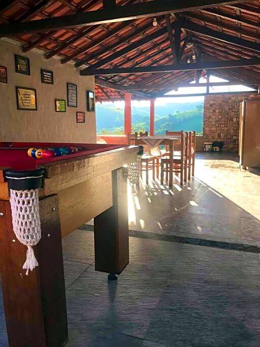 Recanto da Alegria - Casa em Cunha com Jacuzzi,Piscina,Rede,Churrasqueira,Lareira,Deck, Banco de coração