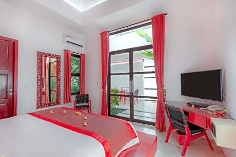 Superior Double or Twin Room with Pool View