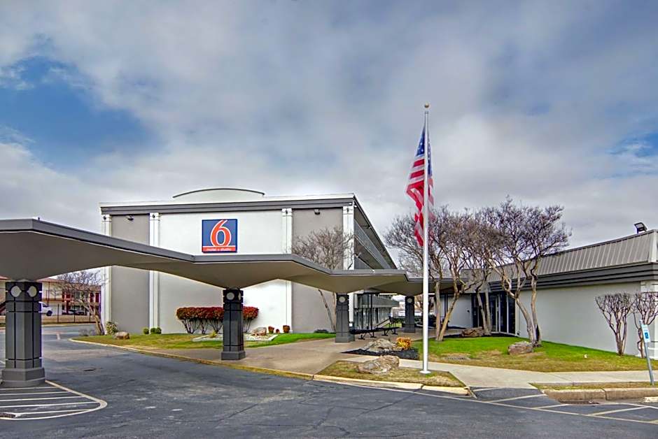 Studio 6 Mesquite, TX Town East