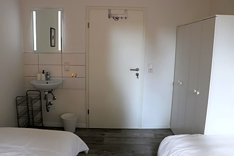 Standard Twin Room with Shared Bathroom