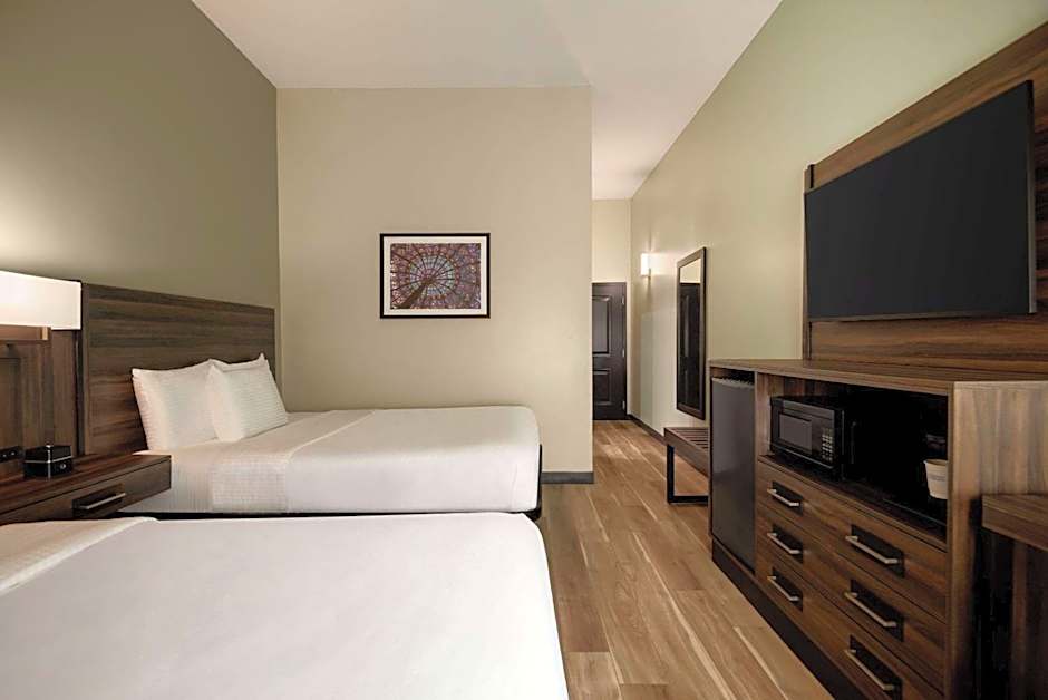 La Quinta Inn & Suites by Wyndham Gonzales