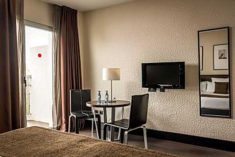 Standard Twin Room (2 Twin Beds)