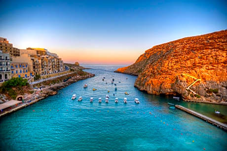 Double or Twin Room with Sea View