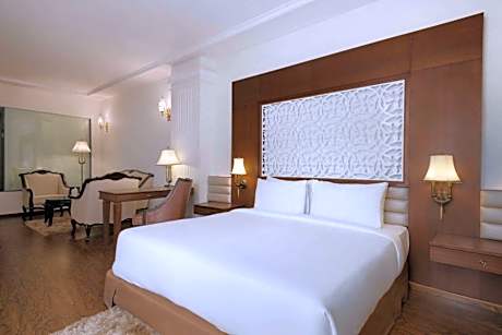 Executive King Suite (Non Smoking) - Book & Unlock Exclusive Discounts