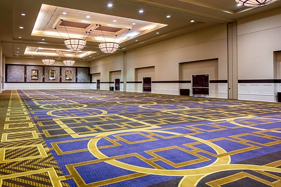 Sheraton Overland Park Hotel At The Convention Center