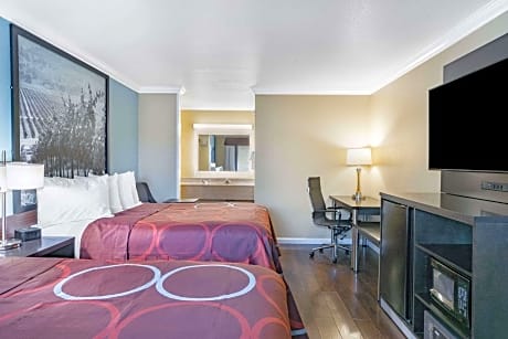 3 Queen Beds Non-Smoking