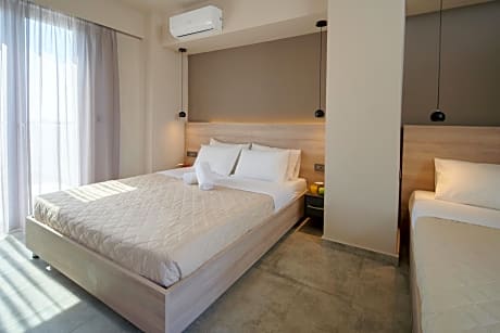 Budget Triple Room with Partial Sea View