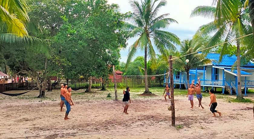 Mad Monkey  Koh Rong 