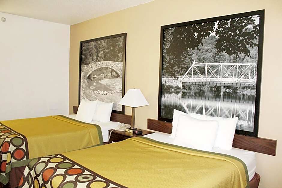 Photo 1 of 5 of 2 Queen Beds, 2nd Floor