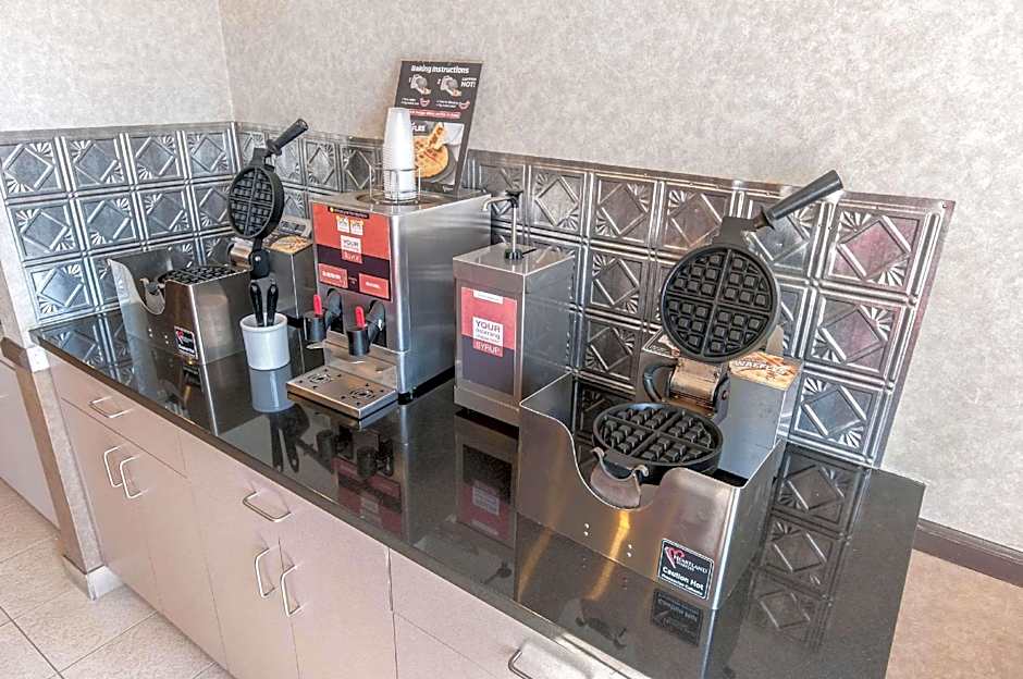 Comfort Suites   University