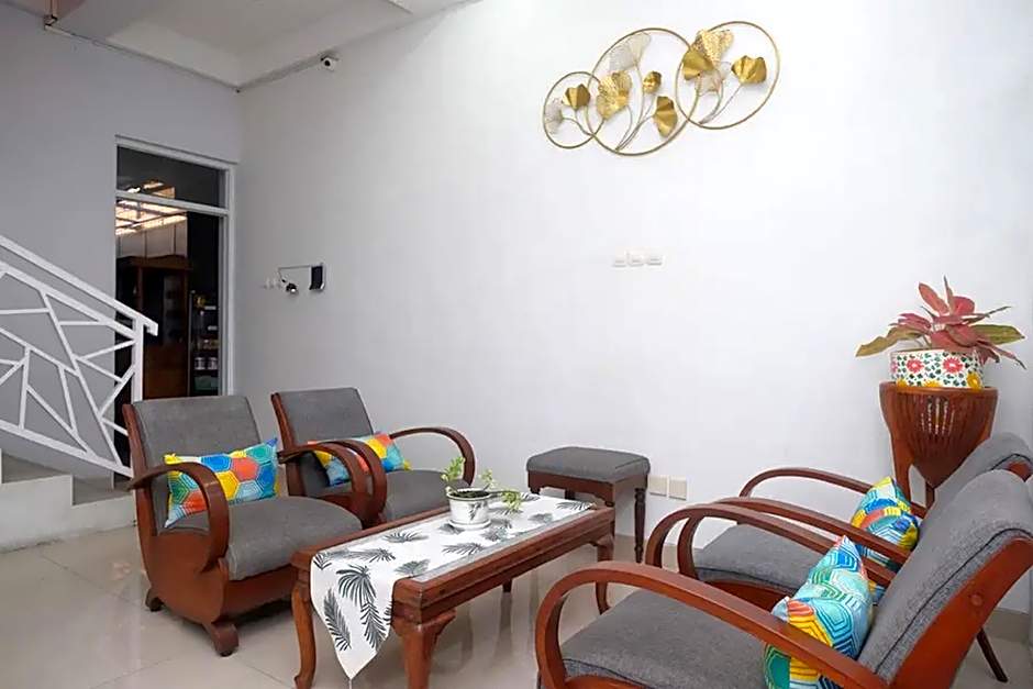 RedDoorz near Klaten Train Station