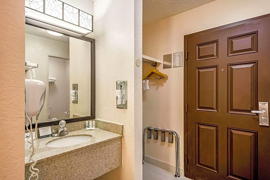 Quality Inn Sarasota I-75