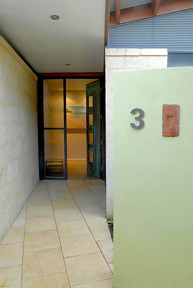 By the Beach B&B Self Contained Apartments