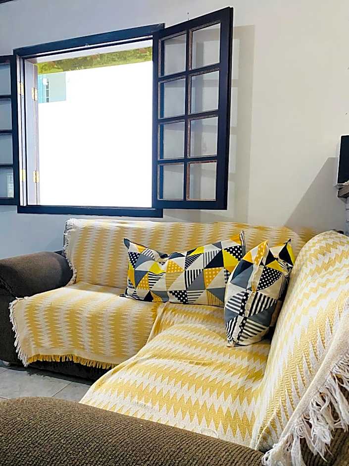 Chalé com churrasqueira - 50 metros da praia da Maranduba - Beira Mar