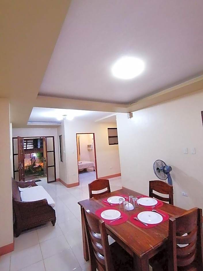 Manora Apartments and Guest House