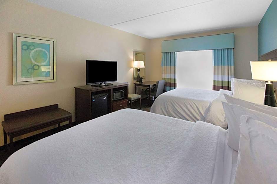 Photo 1 of 2 of 2 Queen Beds, Hearing Accessible