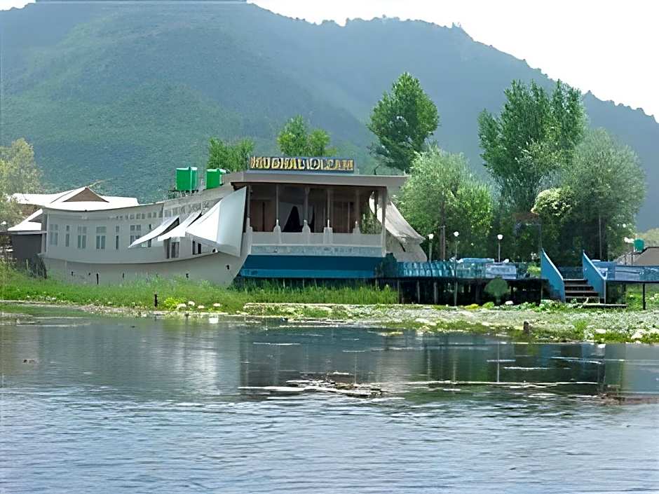 Mughal - E - Azam Houseboat