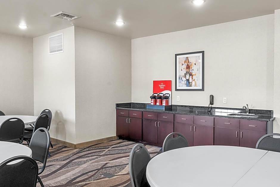 Cobblestone Hotel & Suites Denmark - Green Bay
