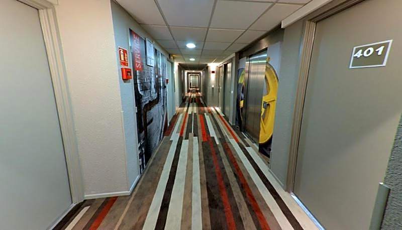 Hotel Mermoz Paris Le Bourget