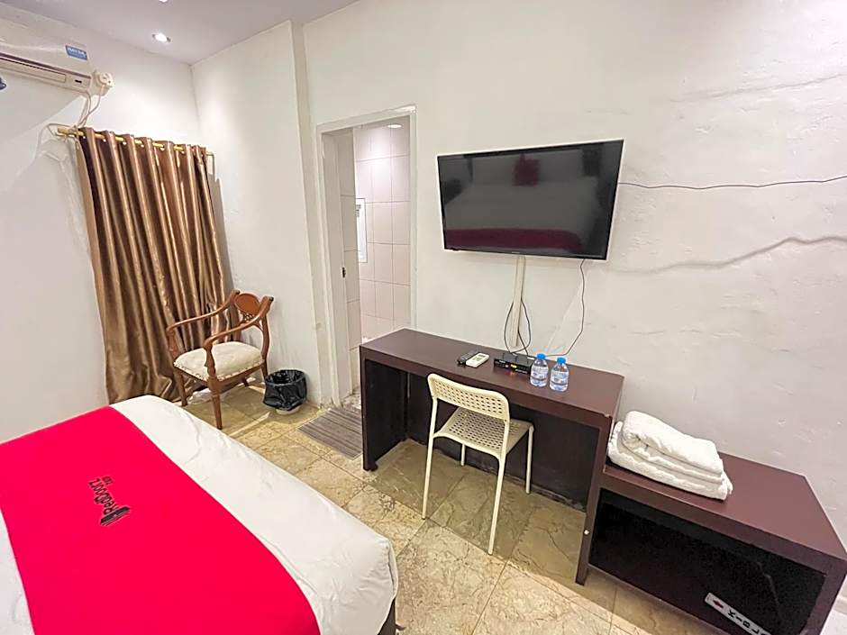 RedDoorz near Kantor Walikota Manado