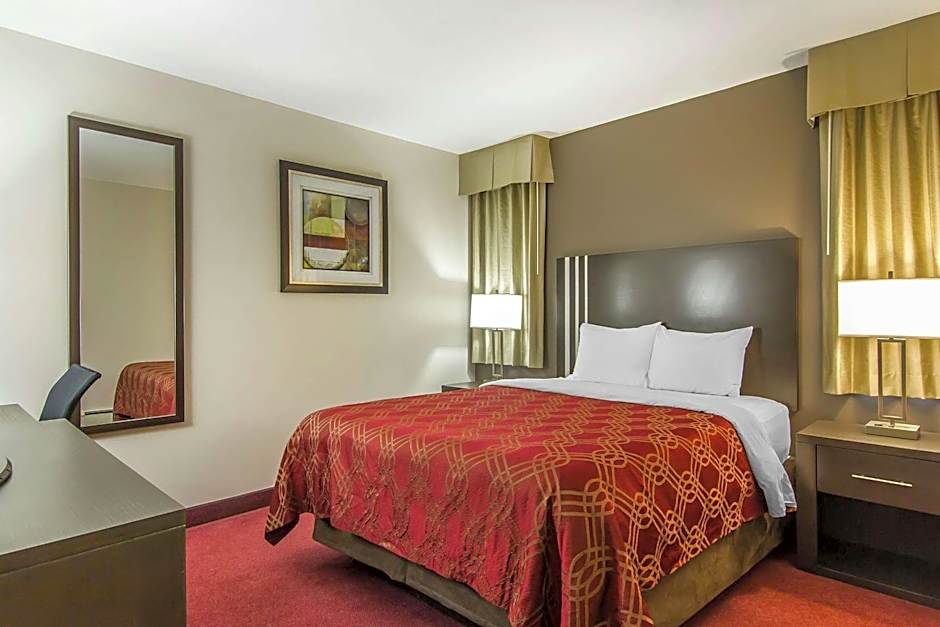 Econo Lodge And Suites