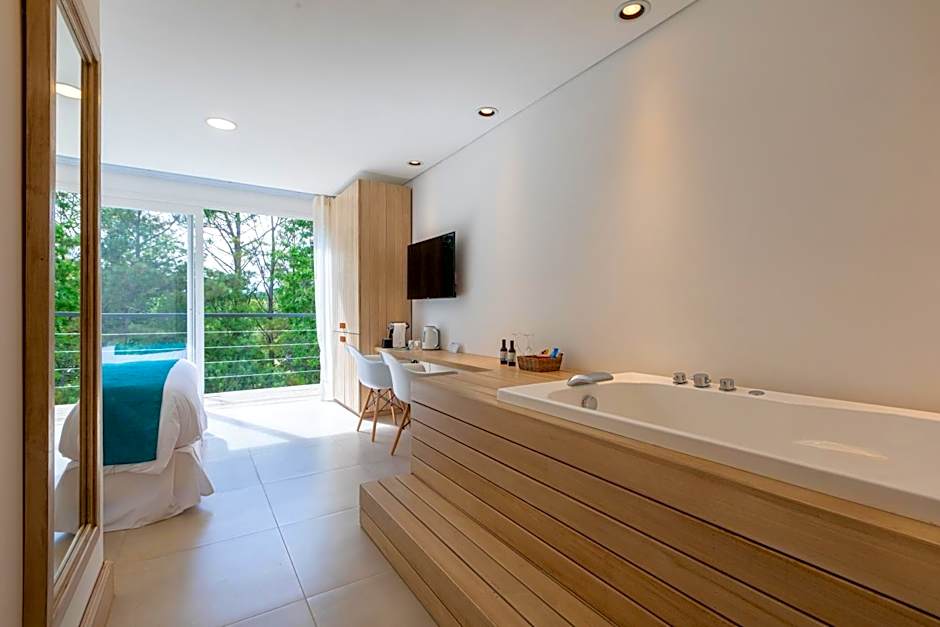 Live Hotel Boutique (Adults only)