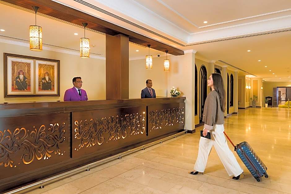 Al Falaj Hotel