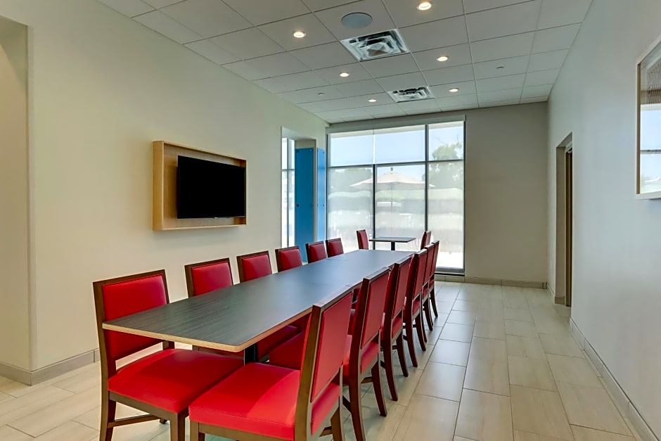 Holiday Inn Express - Wilmington - Porters Neck, an IHG Hotel