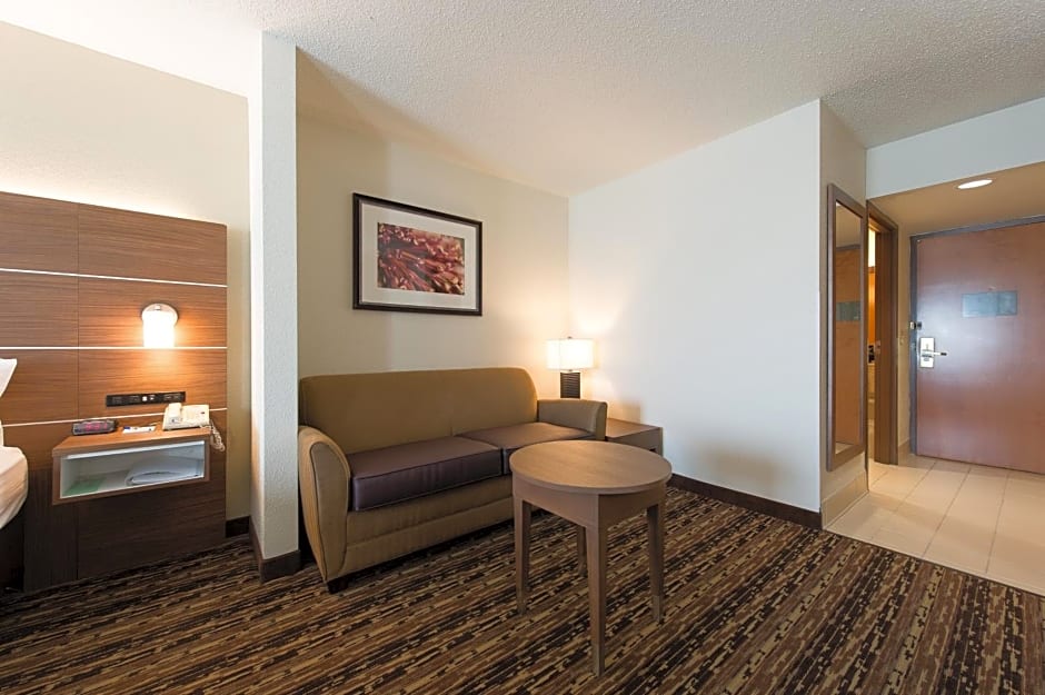Holiday Inn Express & Suites Walterboro, an IHG Hotel