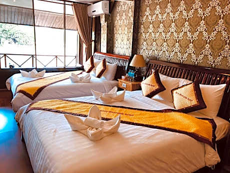 Family Room with Balcony and River View