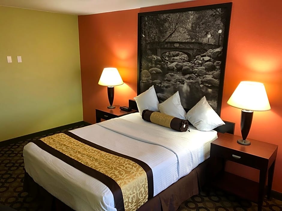 Super 8 by Wyndham Ontario